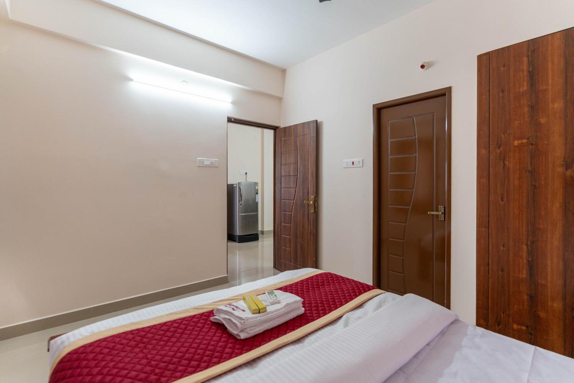 Aishwaryam Service Apartment Madras Buitenkant foto