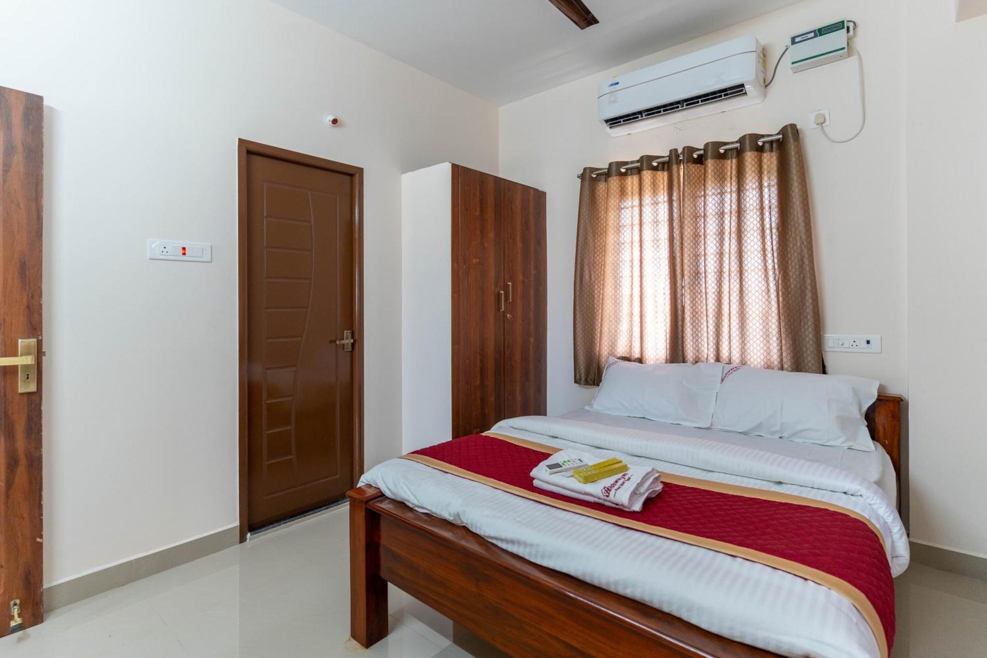 Aishwaryam Service Apartment Madras Buitenkant foto
