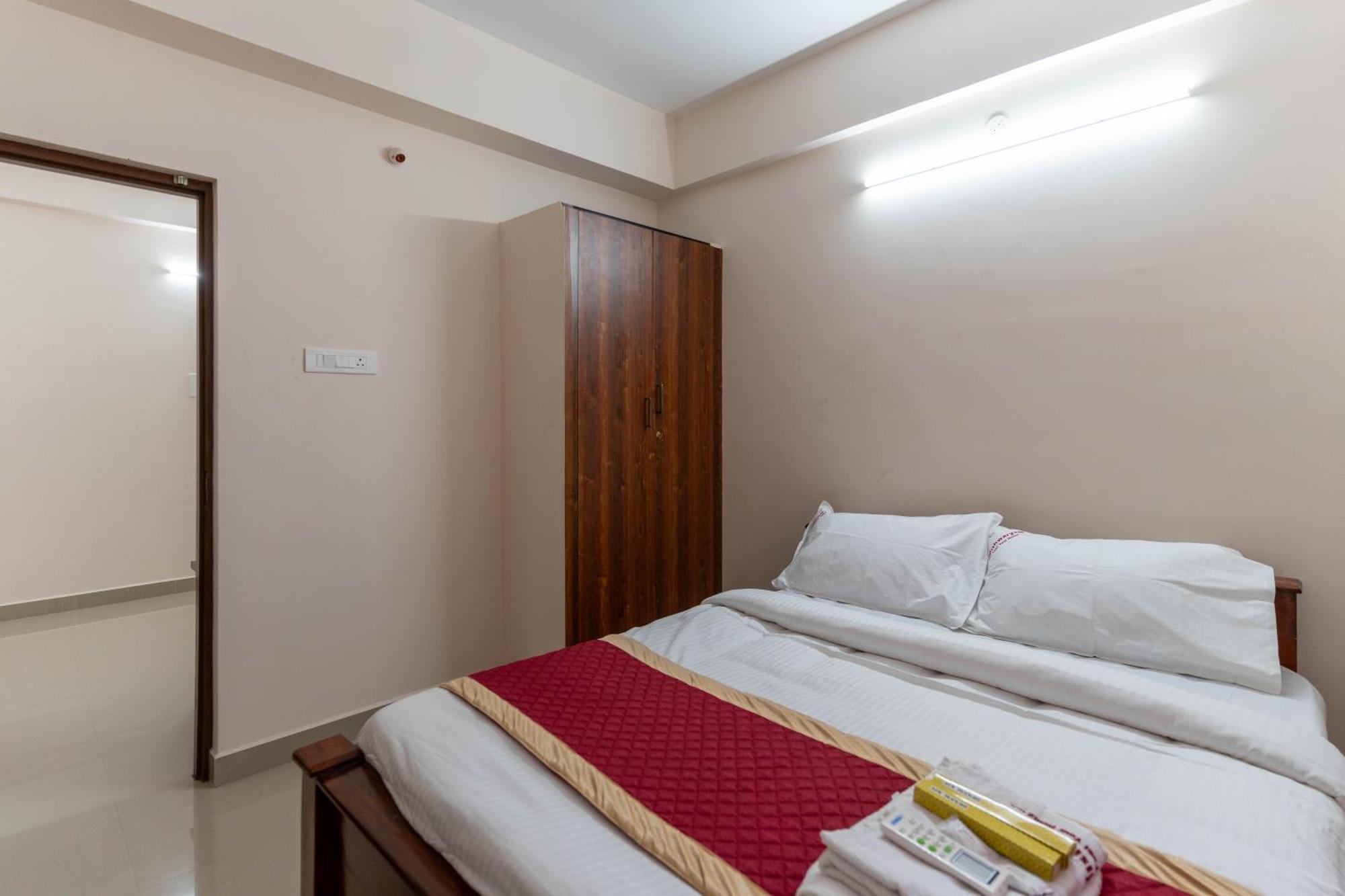Aishwaryam Service Apartment Madras Buitenkant foto