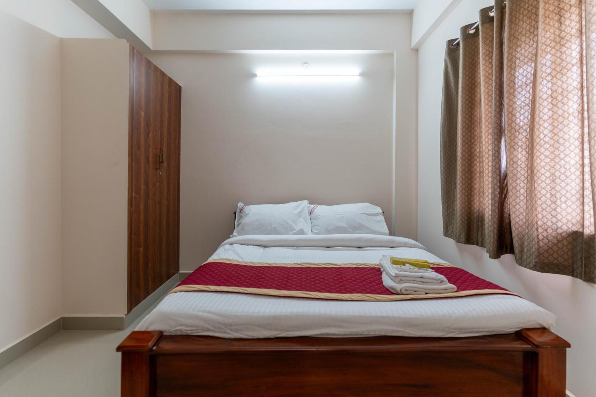 Aishwaryam Service Apartment Madras Buitenkant foto