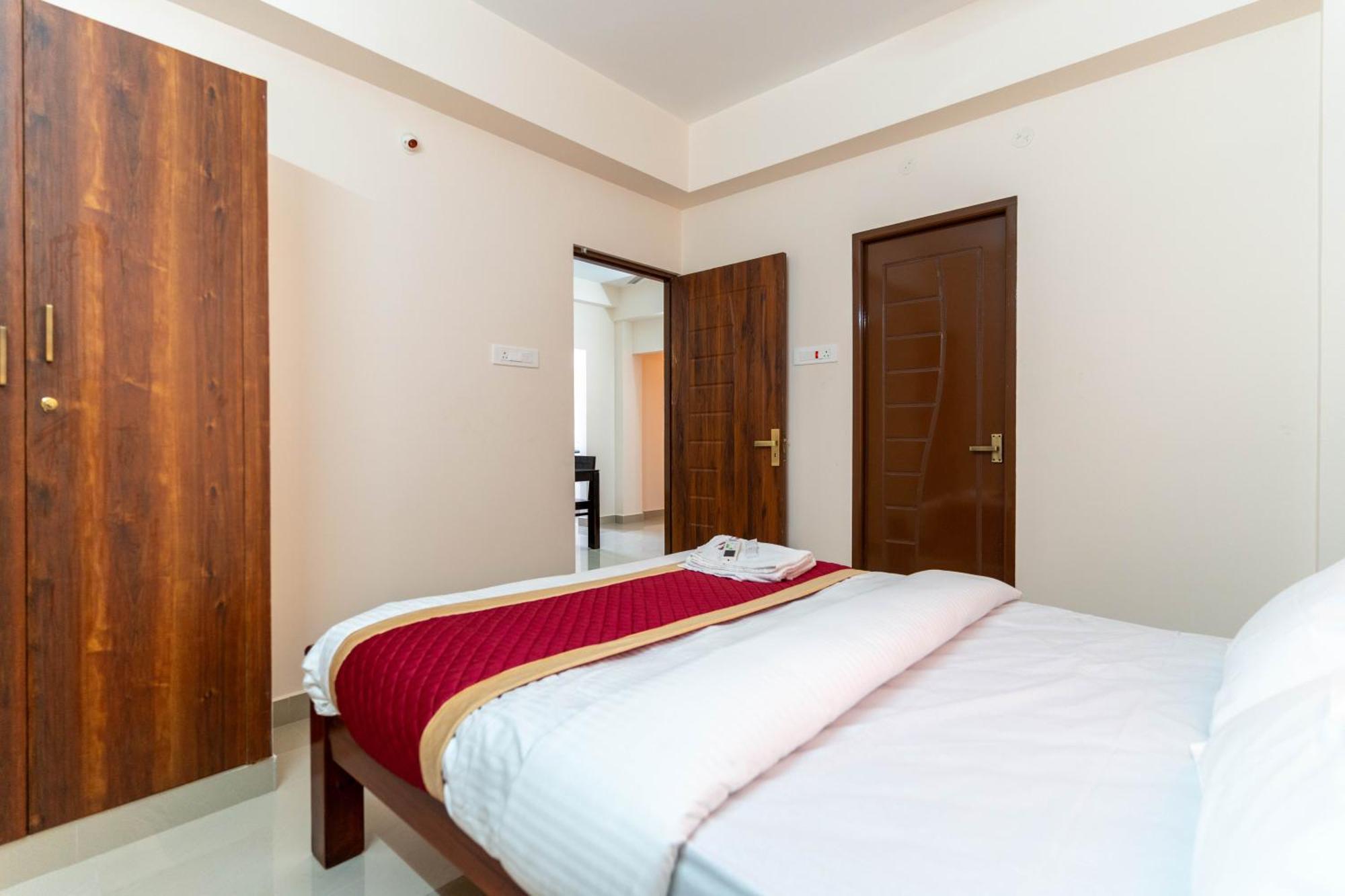Aishwaryam Service Apartment Madras Buitenkant foto