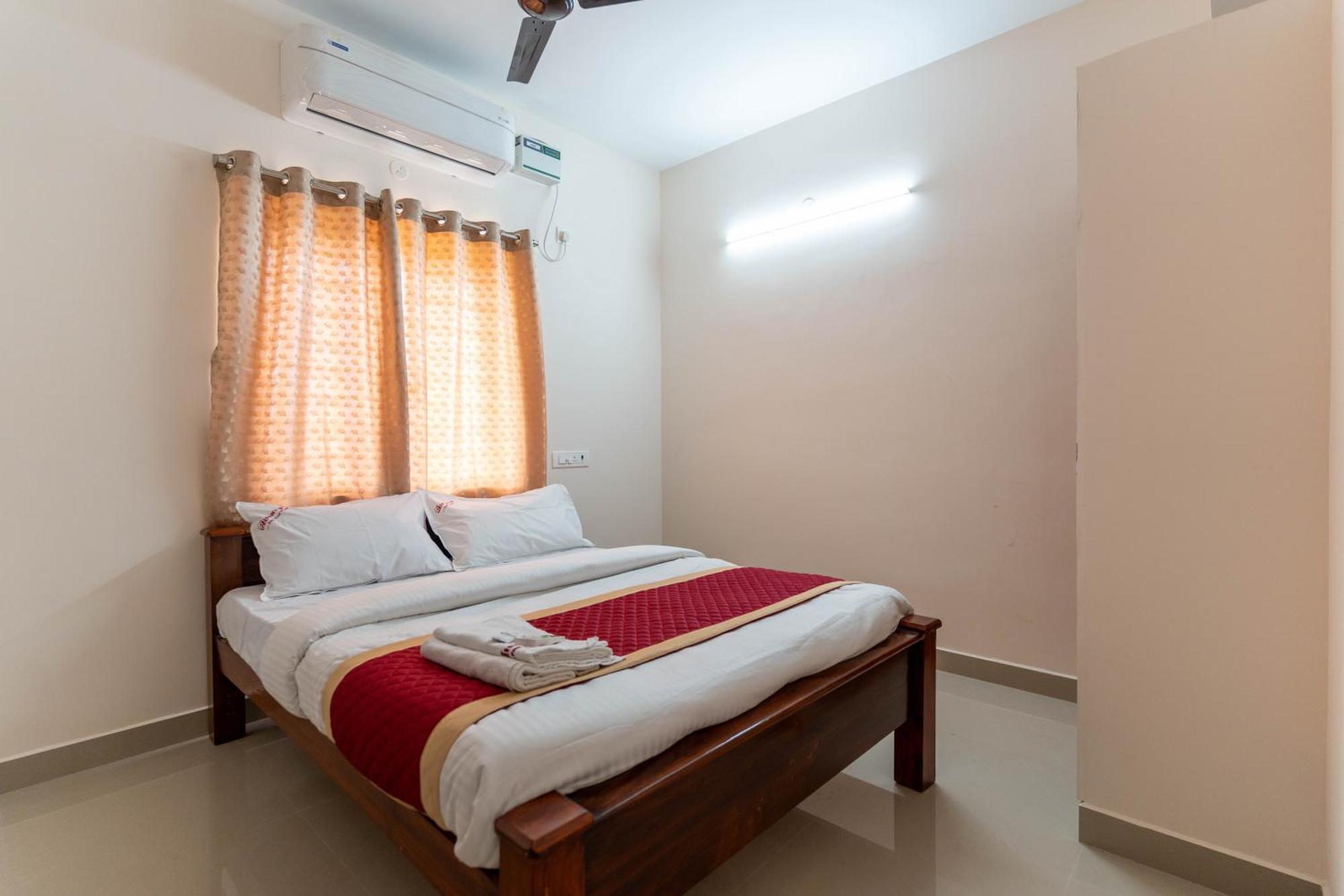 Aishwaryam Service Apartment Madras Buitenkant foto