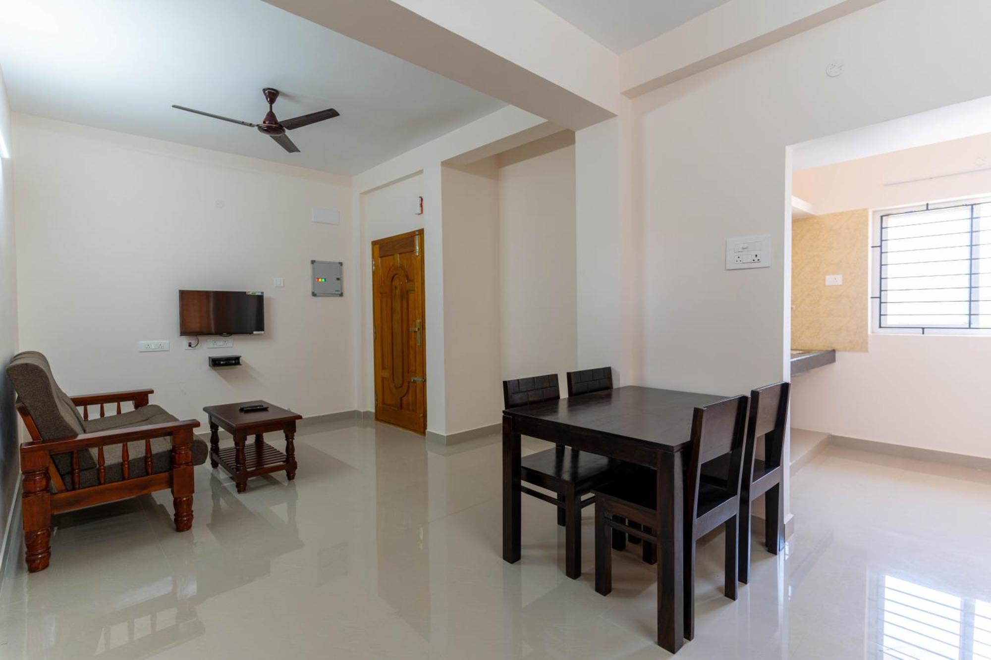 Aishwaryam Service Apartment Madras Buitenkant foto