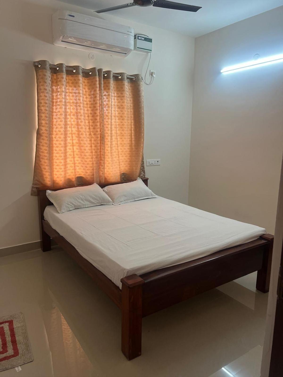Aishwaryam Service Apartment Madras Buitenkant foto