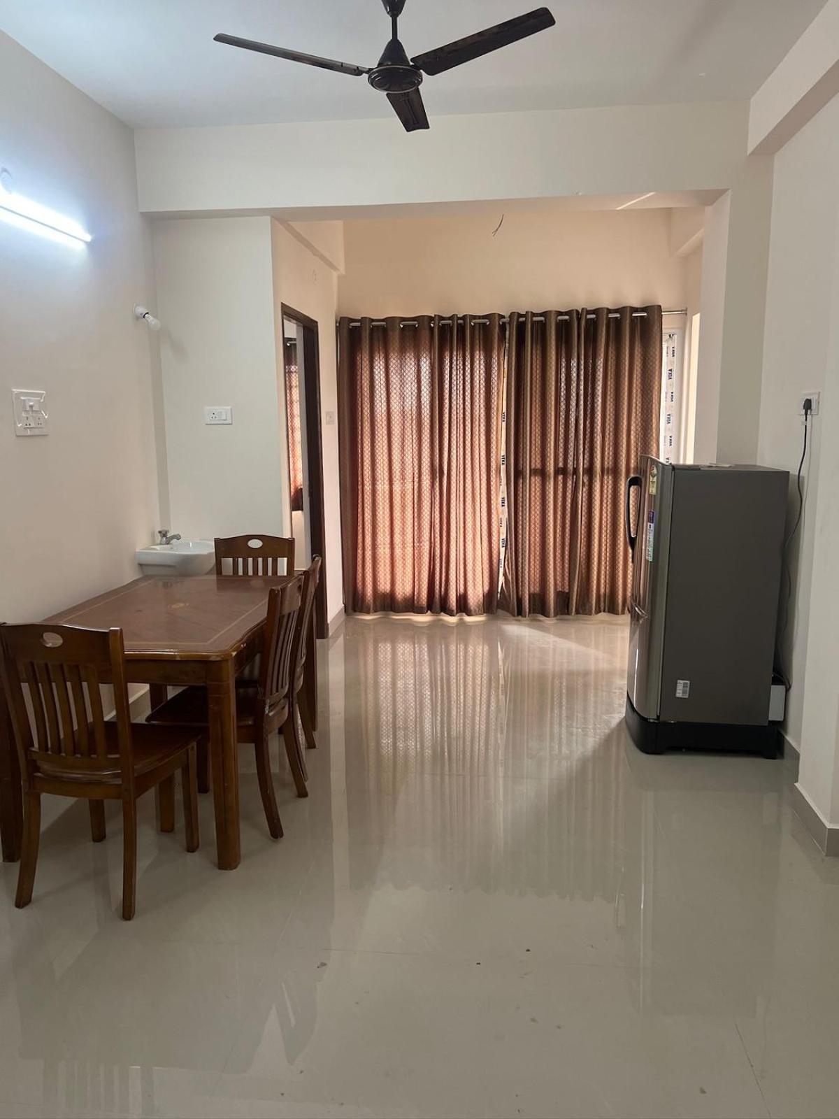 Aishwaryam Service Apartment Madras Buitenkant foto